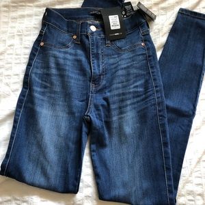 Very highwasted fashion nova jeans